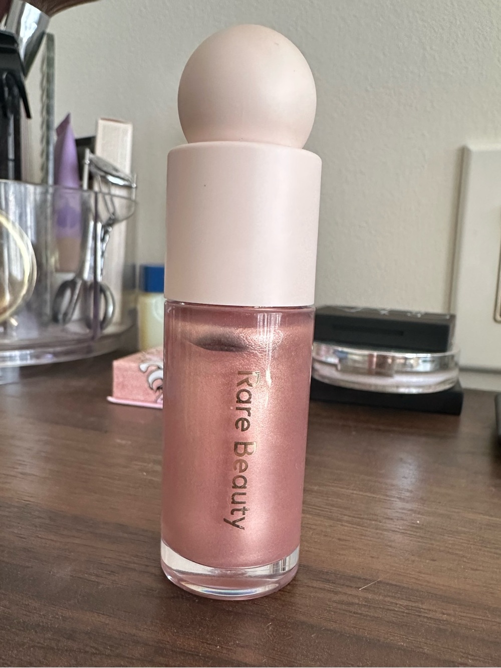 Rare Beauty Liquid Highlighter - Mesmerize